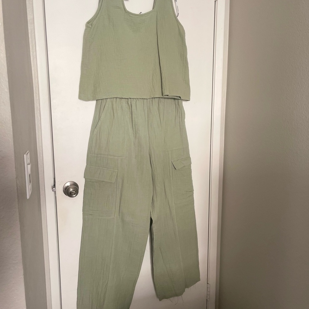 Japna Light Green Sleeveless Two Piece Set